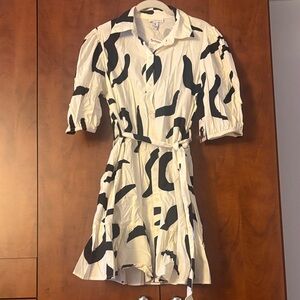NWT! 🏷️ Black and White Abstract Dress